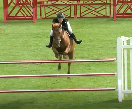 Florence Polland & Gerswin win The All England 1.20m Amateur Championship
