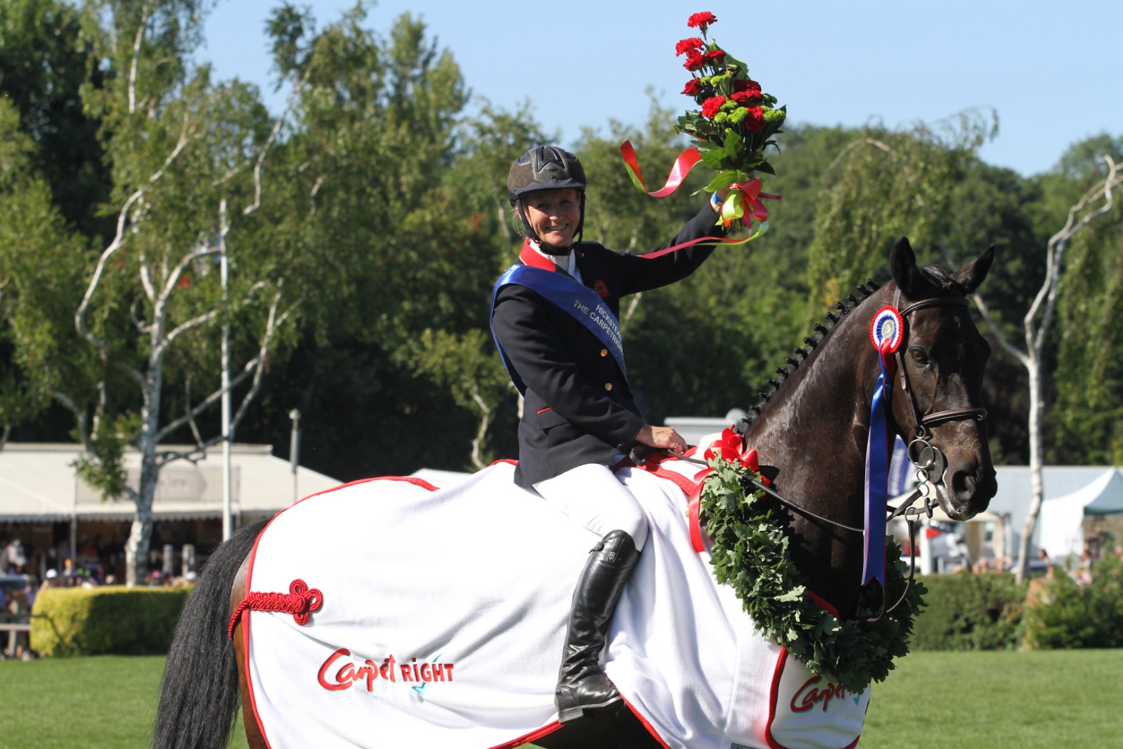 2011 Carpetright Derby - Tina Fletcher and Promised Land